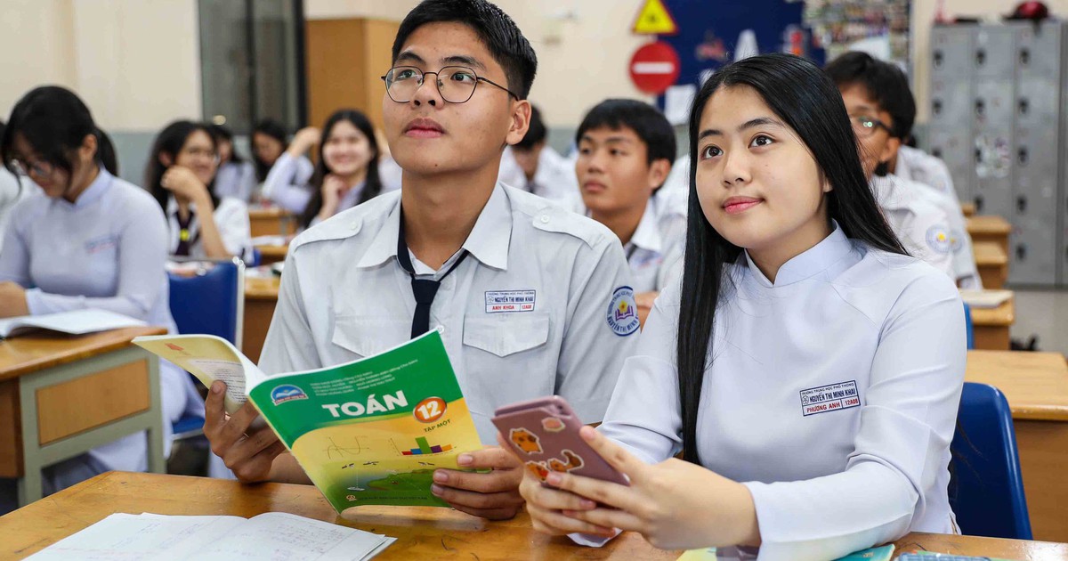 Một bộ sách giáo khoa thống nhất trước giờ G