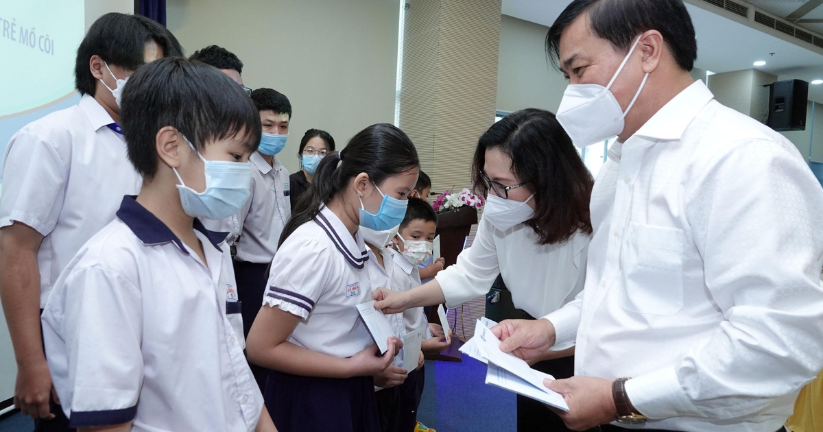 Ảnh: Dựng mái nhà chung, nâng đỡ tương lai