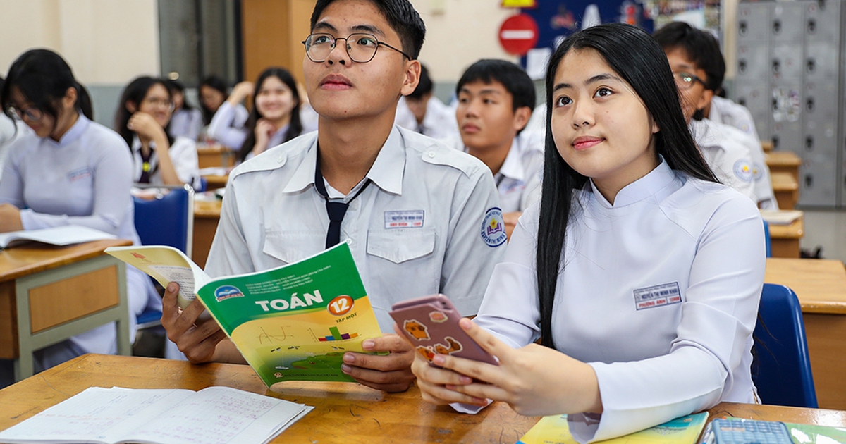 Tin tức đặc biệt tr&ecirc;n b&aacute;o in Thanh Ni&ecirc;n 12.11.2025