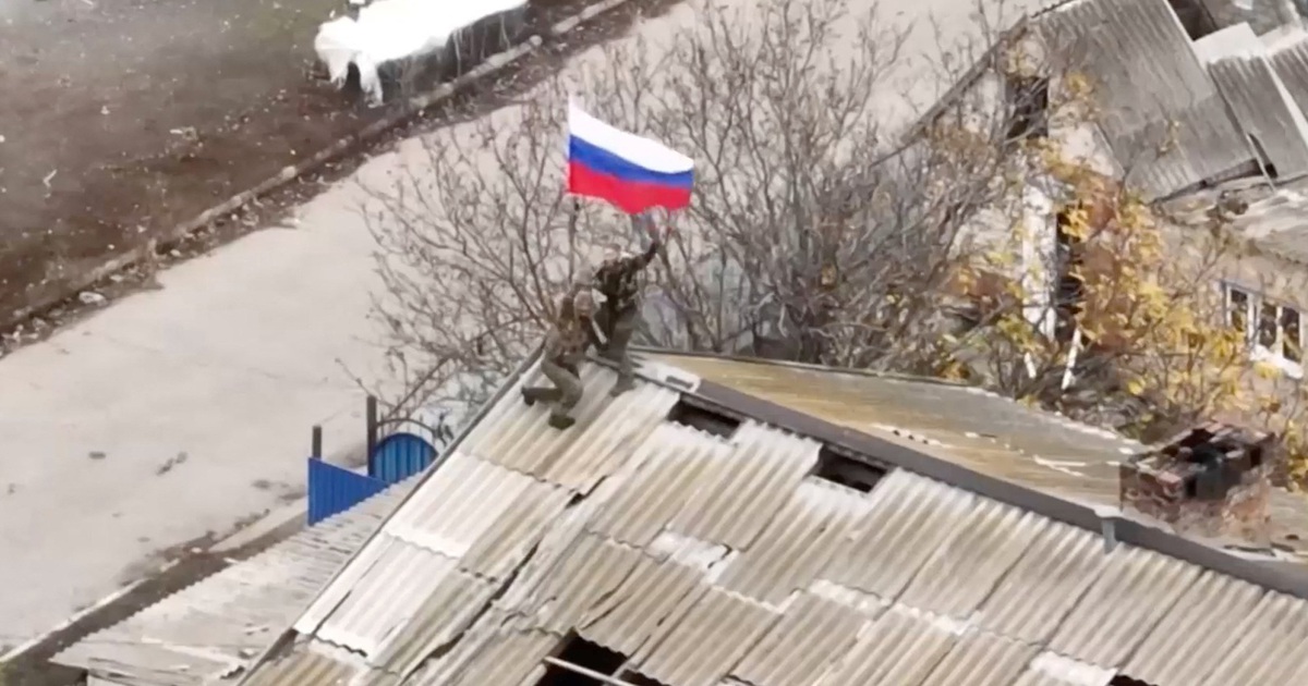 Ukraine thừa nhận kh&oacute; khăn tại Pokrovsk, Zaporizhzhia