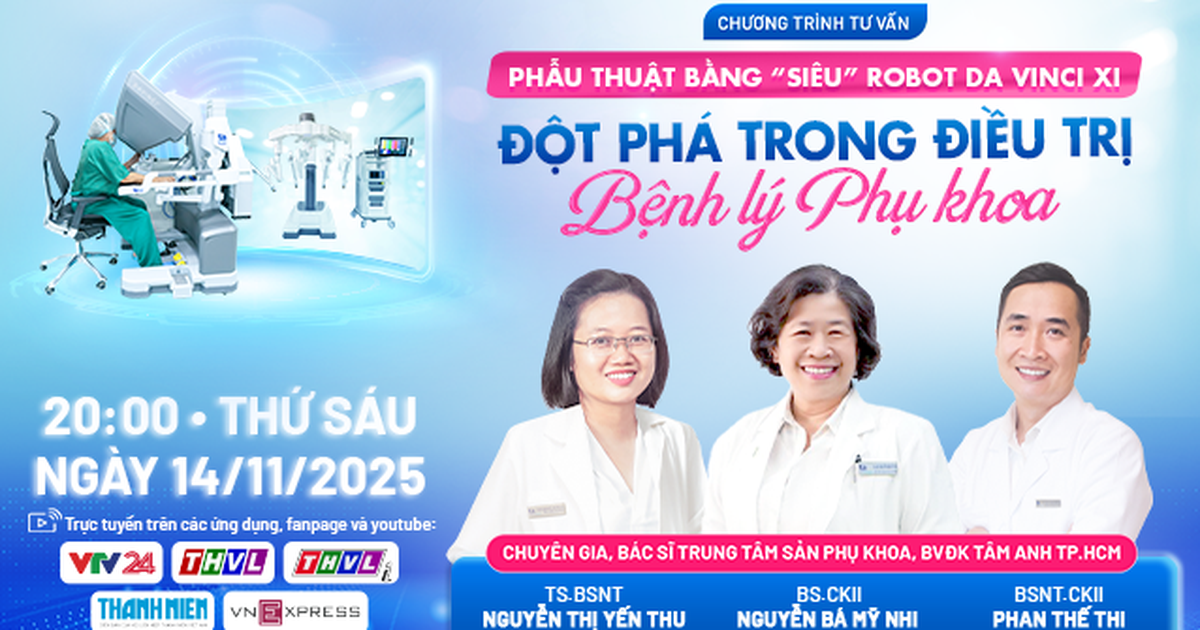 Bác sĩ tư vấn điều trị bệnh phụ khoa với 'Siêu Robot' Da Vinci Xi