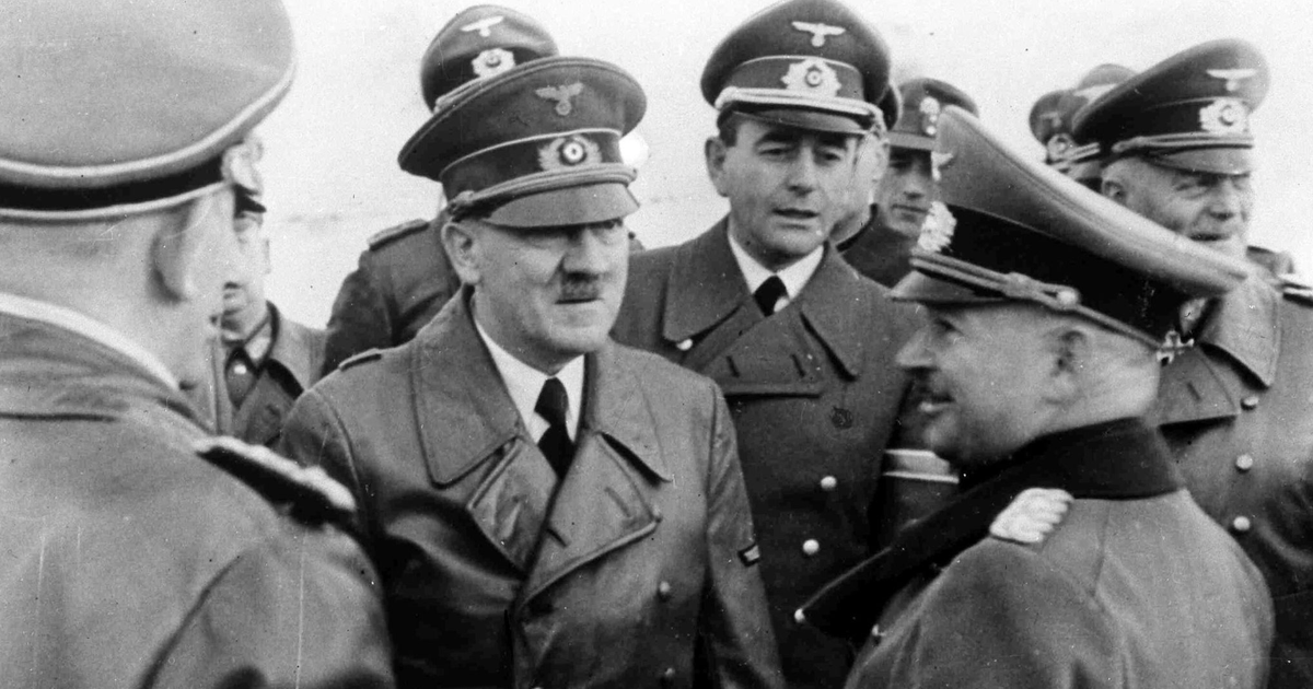 Tr&ugrave;m ph&aacute;t x&iacute;t Hitler c&oacute; thể mắc chứng rối loạn t&igrave;nh dục do di truyền?