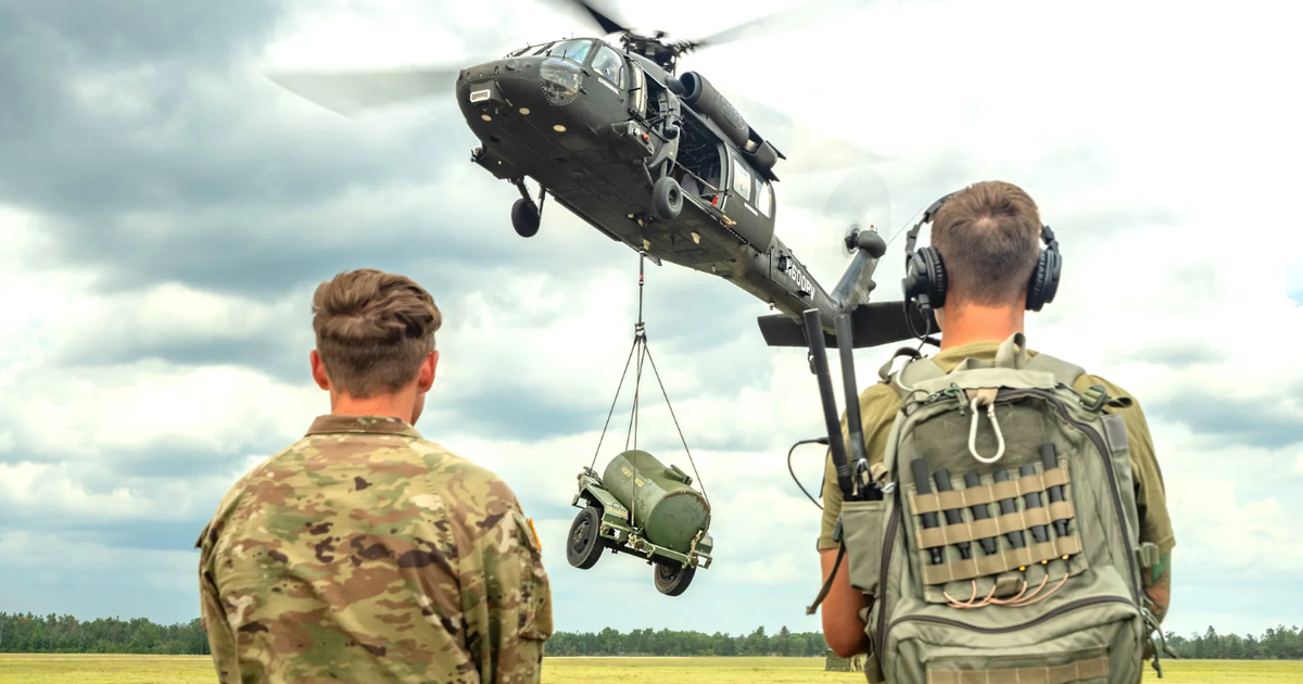 Bộ trưởng Lục quân Mỹ: Quân đội bị lừa mua thiết bị đắt đỏ