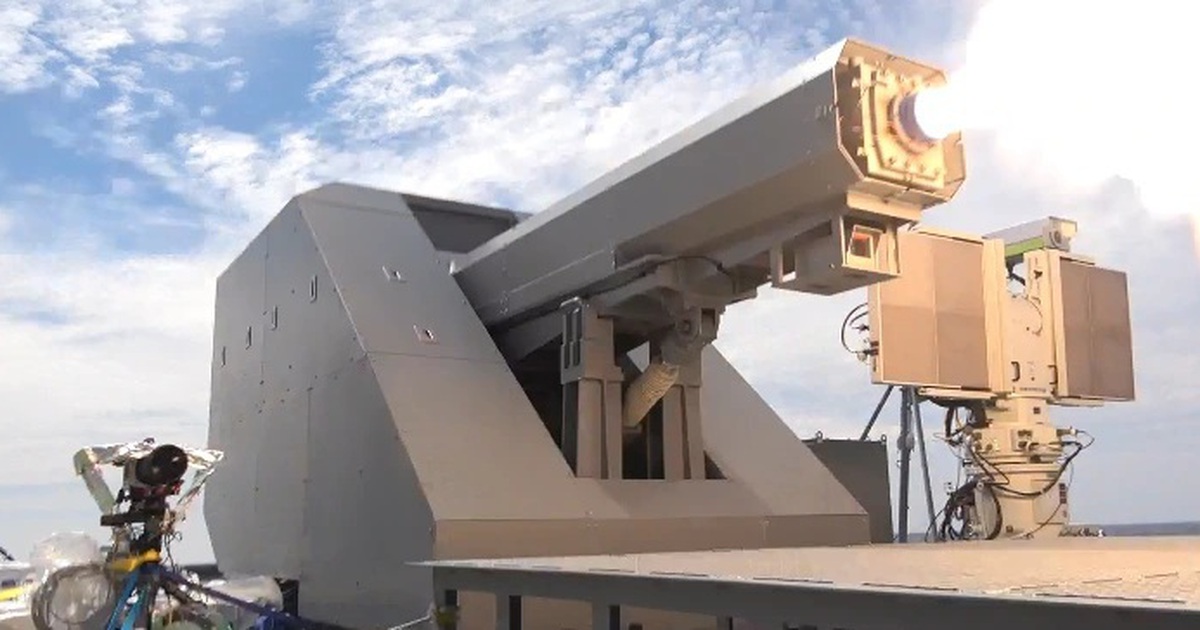 Nhật Bản khoe uy lực của ph&aacute;o điện từ