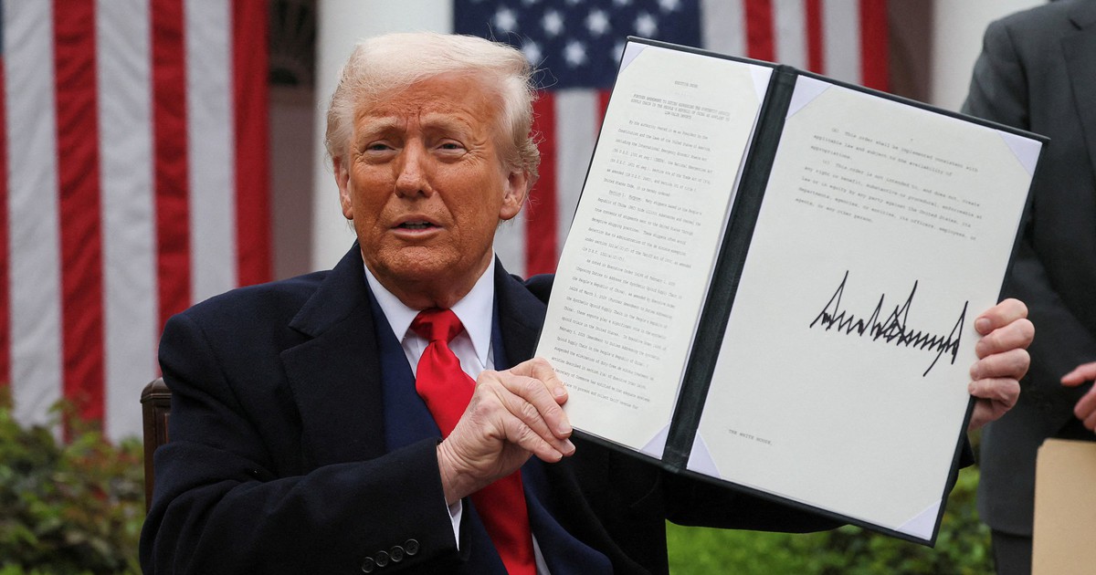 Gi&aacute; cả tăng, Tổng thống Trump giảm thuế đối ứng với nhiều mặt h&agrave;ng