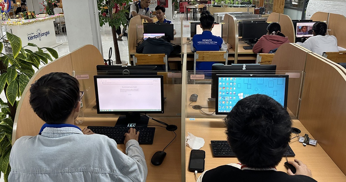 Trường đại học có nên quay lại đào tạo cao đẳng?