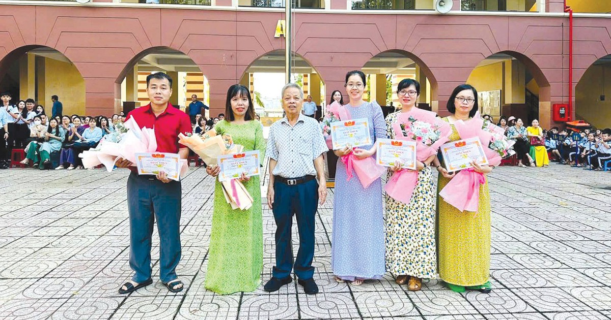 Nhân cách lớn từ những nghĩa cử nhỏ