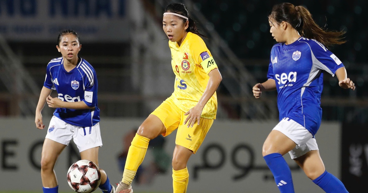 CLB nữ TP.HCM vào tứ kết châu Á, cầu thủ Singapore bất ngờ ngã quỵ phải đi cấp cứu