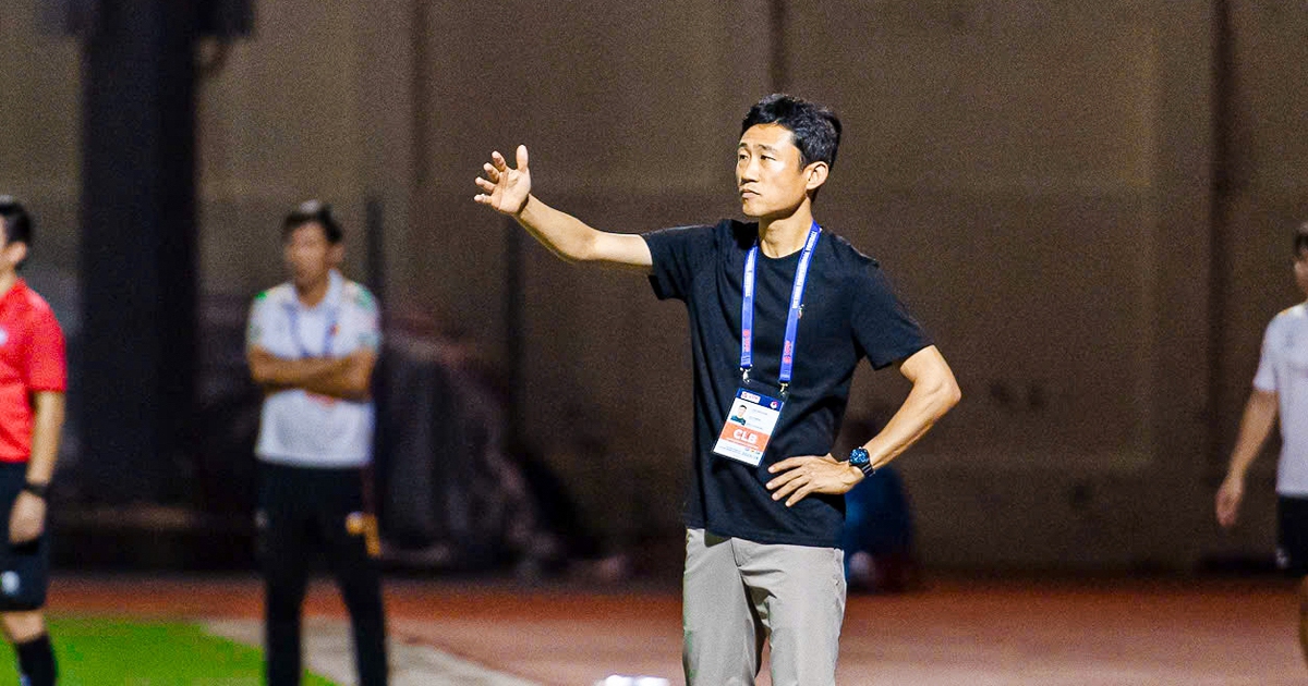 'Cánh tay phải' của ông Kim nghỉ việc sau 3 tháng: V-League khắc nghiệt, Thanh Hóa có trụ nổi