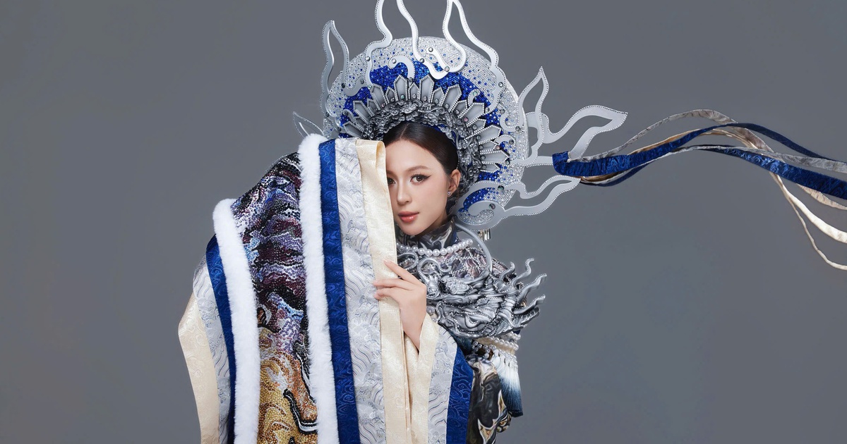 Nam sinh thiết kế trang phục ‘Cửu Long Ẩn Vân’ dự thi Hoa hậu quốc tế 2025