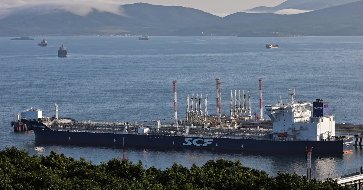 Nga t&igrave;m lối tho&aacute;t tr&ecirc;n thị trường dầu