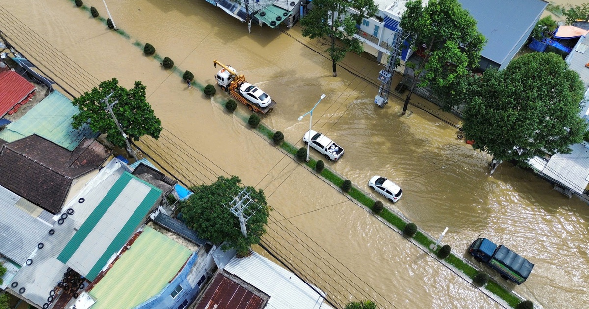 Nha Trang nhiều nơi c&ograve;n ngập 0,5 m, cảnh b&aacute;o nước l&ecirc;n lại trong đ&ecirc;m