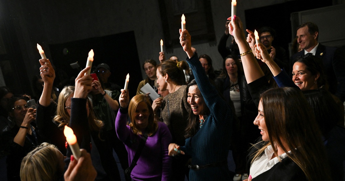 Quốc hội Mỹ ph&ecirc; chuẩn c&ocirc;ng bố hồ sơ tội phạm ấu d&acirc;m Jeffrey Epstein