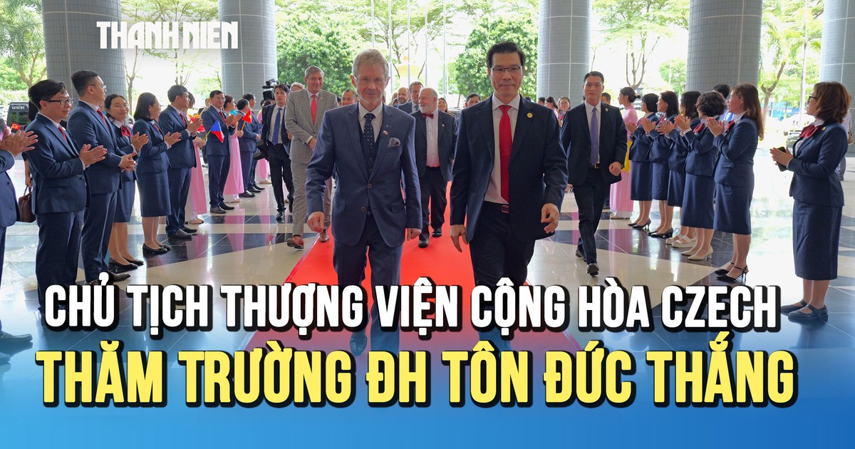 Chủ tịch Thượng viện Cộng hòa Czech trao kỷ niệm chương cho hai nhà giáo Trường ĐH Tôn Đức Thắng