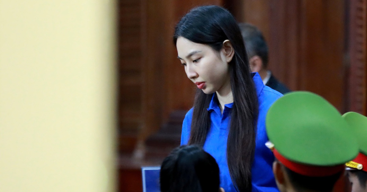 Hoa hậu Thùy Tiên khai gì về hưởng 30% lợi nhuận từ việc bán kẹo Kera?