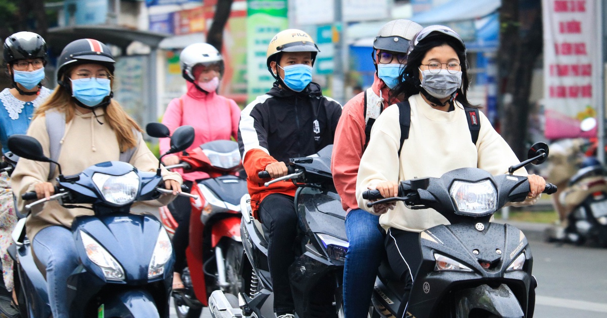 Triều cường ở TP.HCM vượt b&aacute;o động, thời tiết Nam bộ lạnh dưới 20 độ C