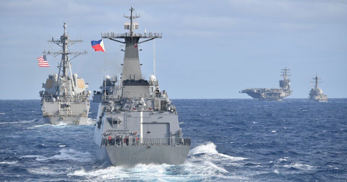 Nhóm tác chiến tàu sân bay Mỹ cùng tàu Nhật, Philippines diễn tập ở Biển Đông