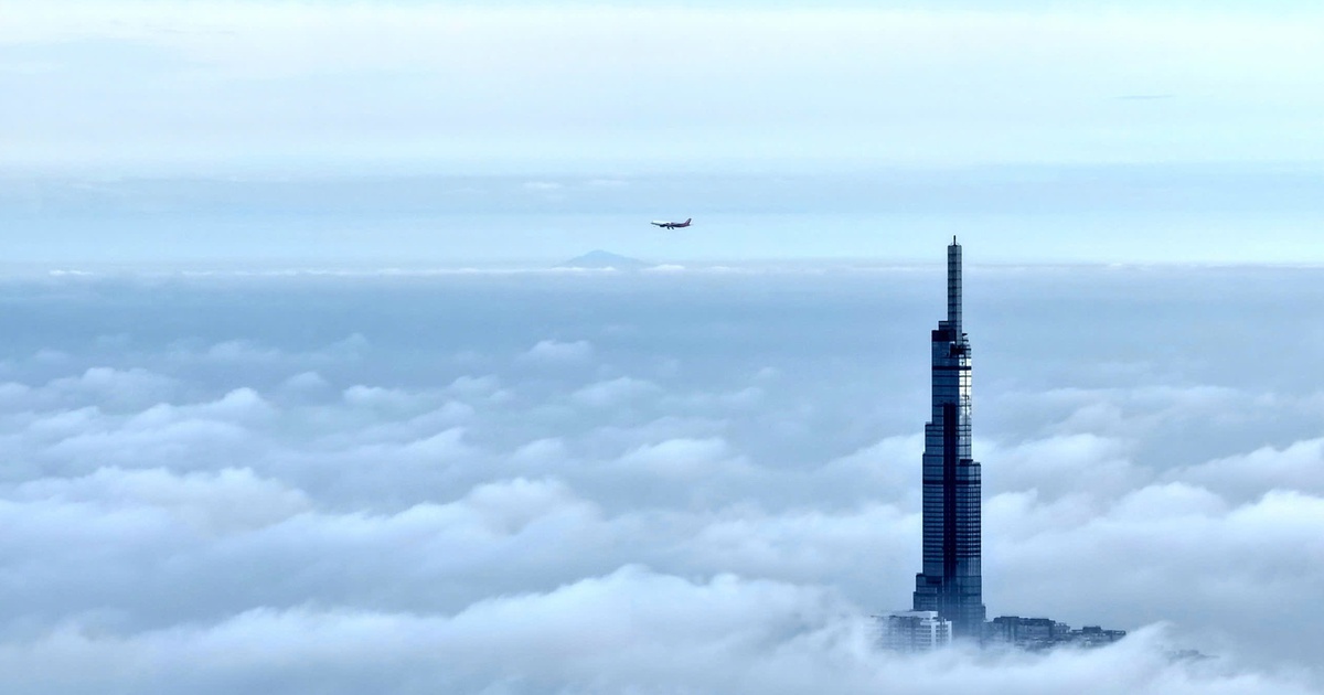 Ngắm n&uacute;i B&agrave; R&aacute; từ t&ograve;a nh&agrave; cao nhất Việt Nam: Khoảnh khắc 'săn' ảnh đẹp