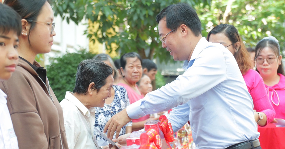 TP.HCM: Ông Lê Quốc Phong dự ngày hội đại đoàn kết tại phường Bình Phú