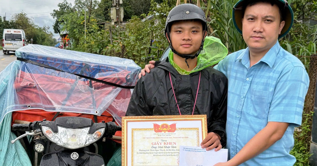 Đà Nẵng: Khen thưởng nam shipper cùng người đàn ông dũng cảm cứu người trong lũ dữ
