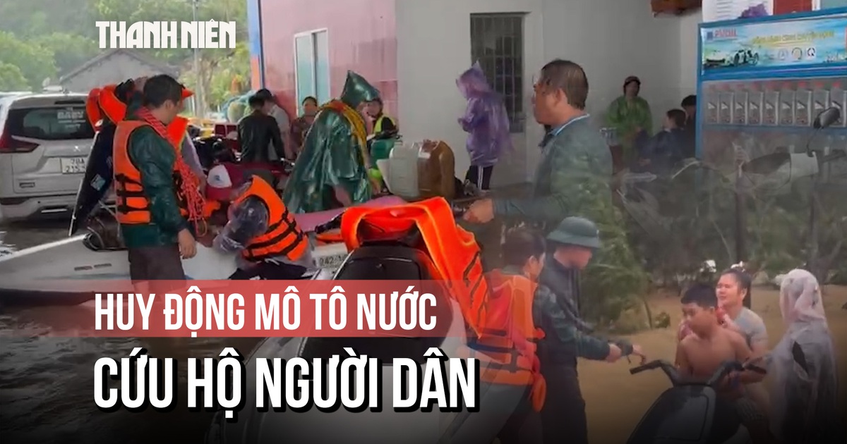 Mang mô tô nước từ Phan Thiết ra Đắk Lắk cứu hộ người dân vùng ngập