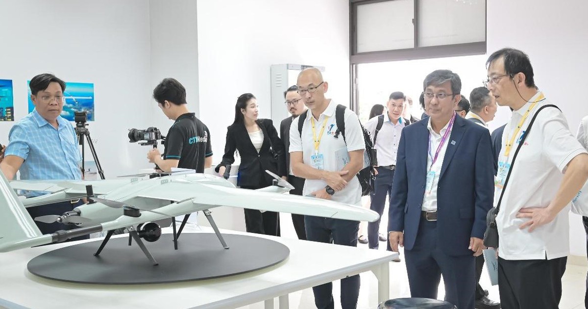 Món quà 20.11 của CT Group: Lab UAV dẫn dắt robot nông nghiệp tặng ĐH Cần Thơ