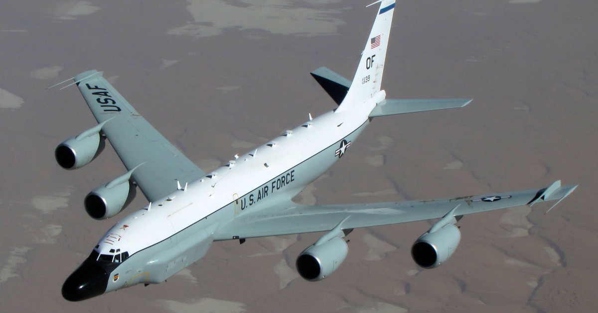 Mỹ điều m&aacute;y bay qua Biển Đ&ocirc;ng, gần căn cứ t&agrave;u s&acirc;n bay Trung Quốc?