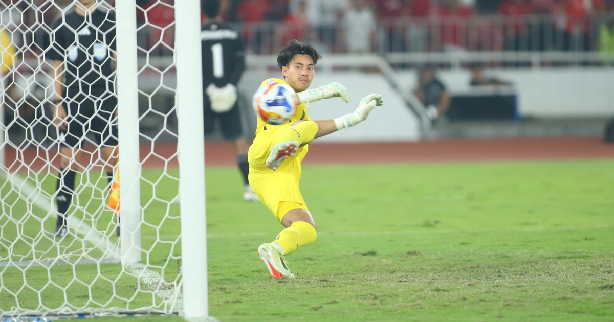 Thủ môn U.23 Thái Lan cầu cứu vì lũ lụt nghiêm trọng: ‘Cha mẹ tôi bị mắc kẹt, mất liên lạc…’