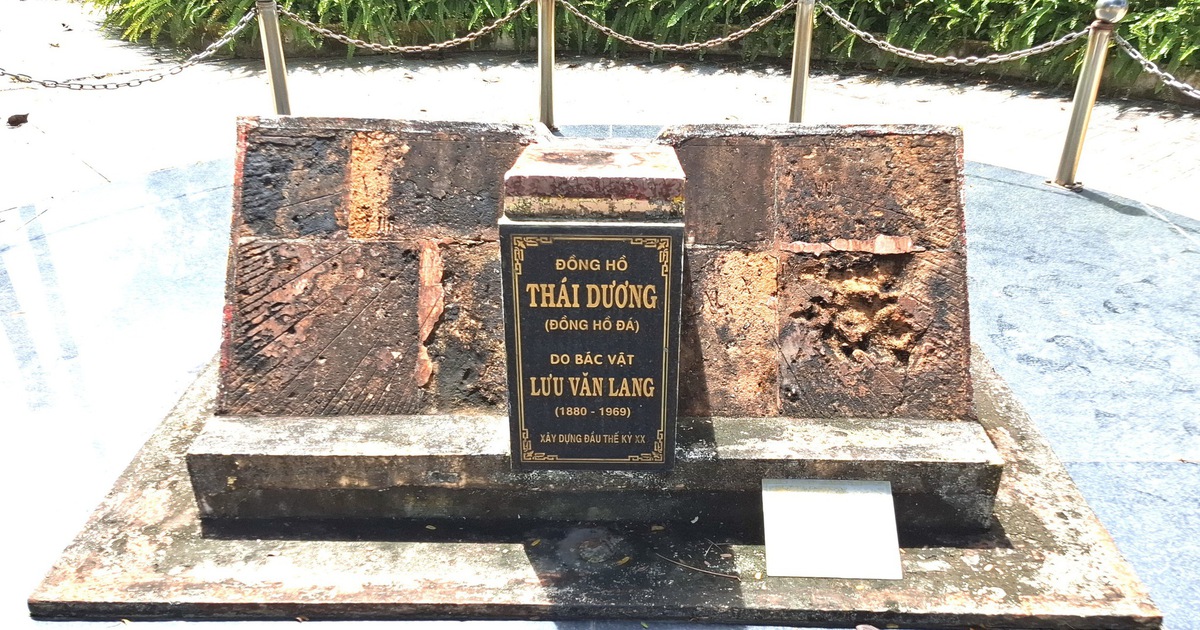 Đồng hồ đá độc nhất Việt Nam