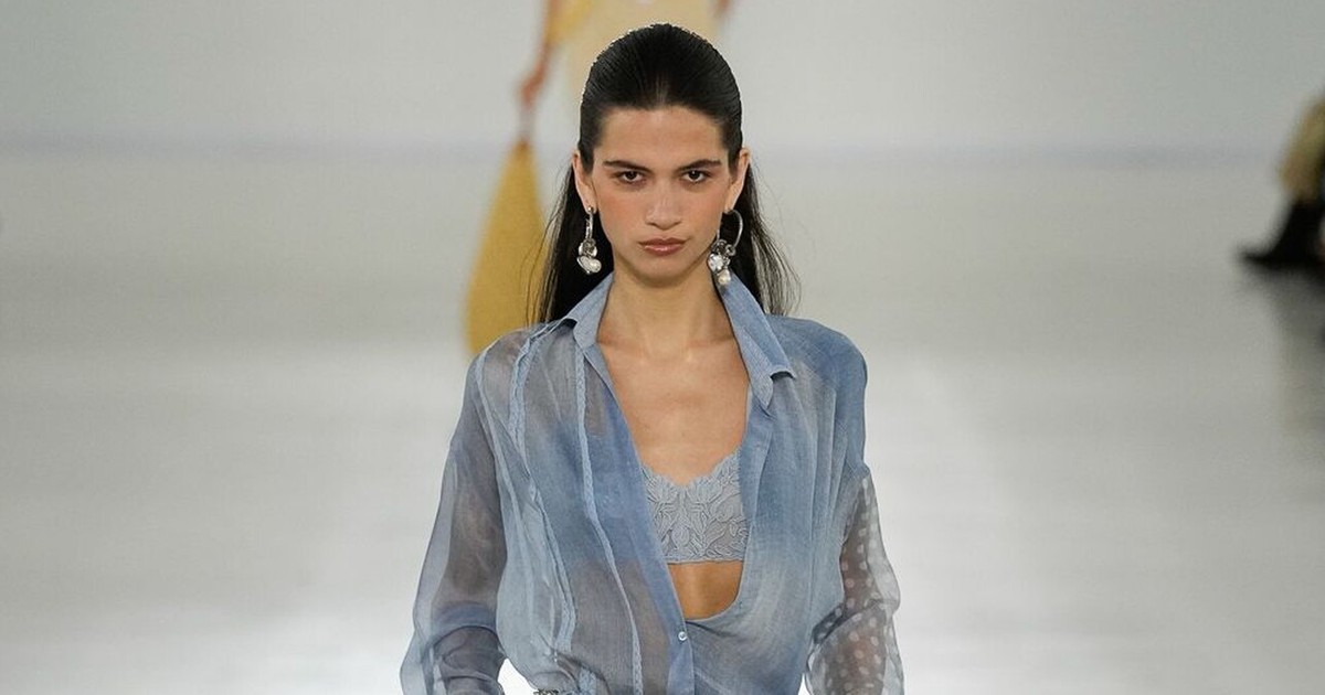 Thăng hạng phong cách nhờ các thiết kế váy maxi hiện đại, cá tính