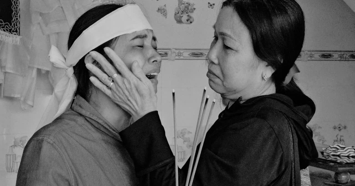 Mất chồng trong lũ dữ, người vợ c&acirc;m điếc một m&igrave;nh gồng g&aacute;nh nu&ocirc;i 3 con nhỏ