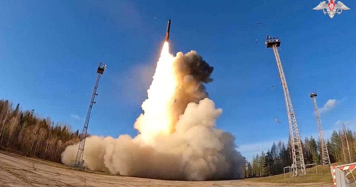 Ông Trump tố nhiều nước lén thử hạt nhân, Bắc Kinh phản ứng