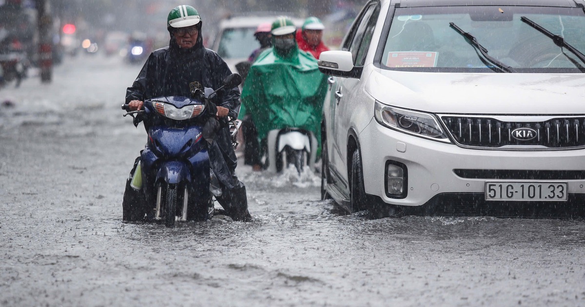 Dự b&aacute;o thời tiết TP.HCM h&ocirc;m nay: Mưa lớn khắp nơi từ buổi chiều