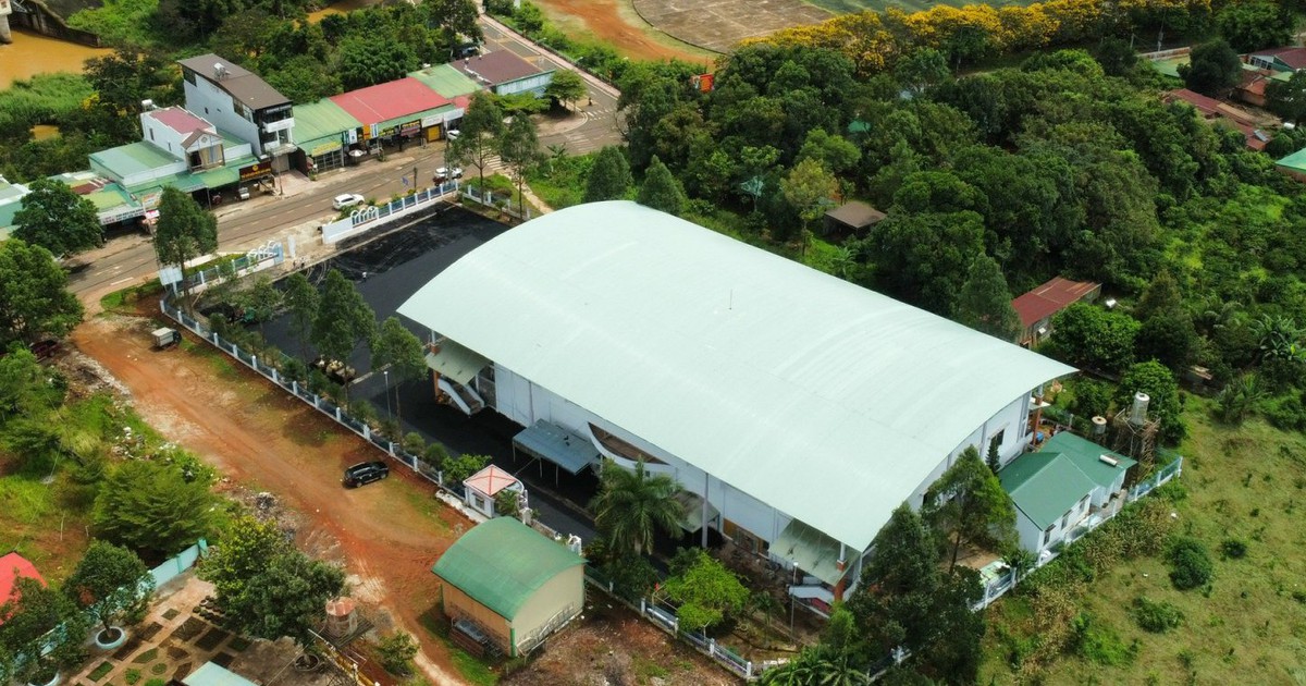 Đề xuất tạm dừng dự án Nhà thi đấu đa năng Đắk Nông