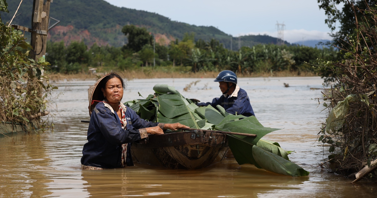 Ng&oacute;ng tin b&atilde;o số 13 Kalmaegi, người Đ&agrave; Nẵng sống ven s&ocirc;ng nơm nớp v&igrave; nước c&ograve;n... ngang bụng