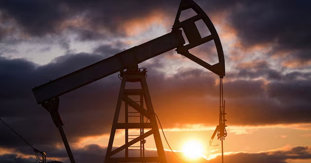 Giá xăng dầu hôm nay 5.11.2025: Trong nước và thế giới trái chiều