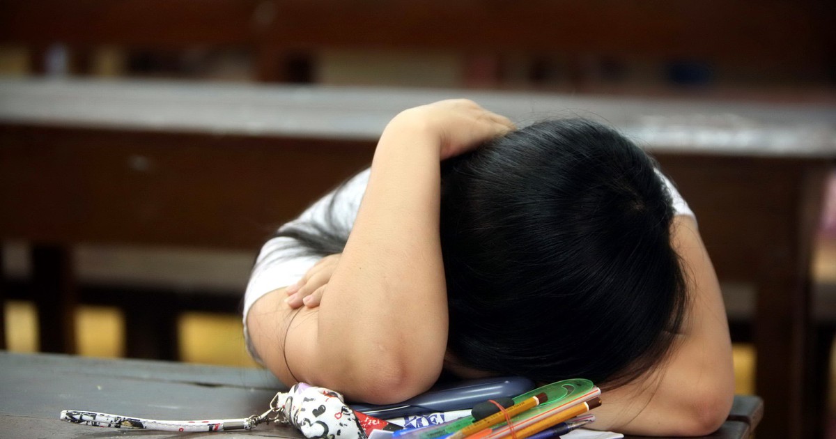 Cưỡng &eacute;p con học tập qu&aacute; sức sẽ bị phạt: Những điều phụ huynh cần lưu &yacute;