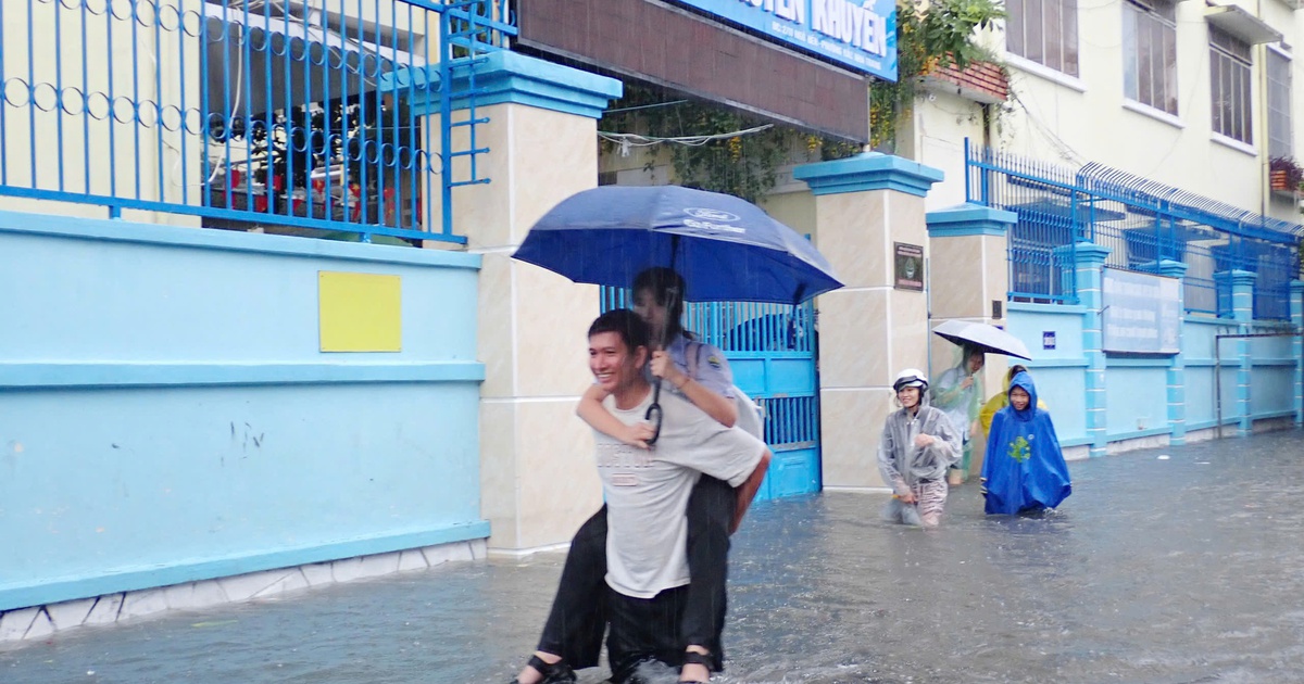 Khánh Hòa cho học sinh nghỉ học 2 ngày tránh bão Kalmaegi