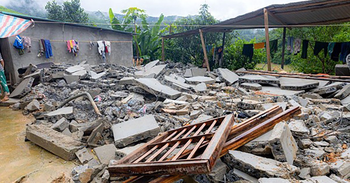 X&oacute;t xa gia đ&igrave;nh ngh&egrave;o vay tiền x&acirc;y nh&agrave;, b&atilde;o ập đến cuốn đi tất cả