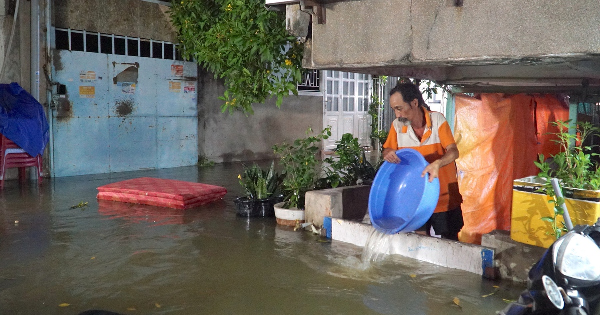 TP.HCM: Phường Bình Quới sẽ hỗ trợ người dân bị ngập nước do triều cường