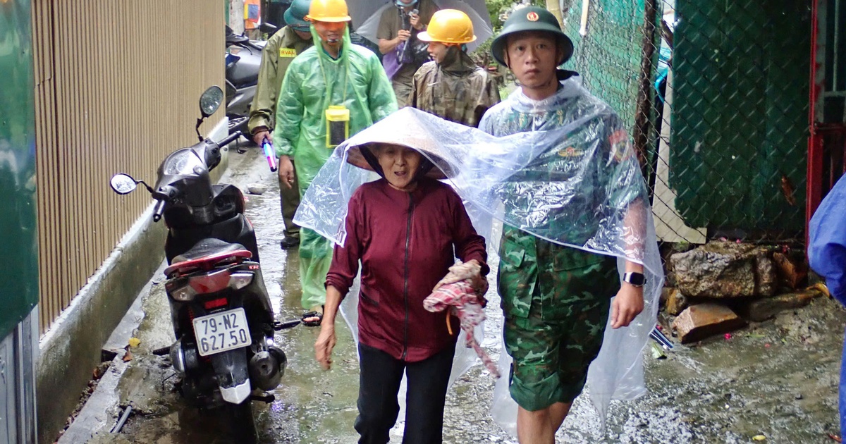 200 hộ d&acirc;n Kh&aacute;nh H&ograve;a được di tản khẩn tr&aacute;nh b&atilde;o Kalmaegi: 'Kh&ocirc;ng thể qu&ecirc;n thảm họa năm 2018'