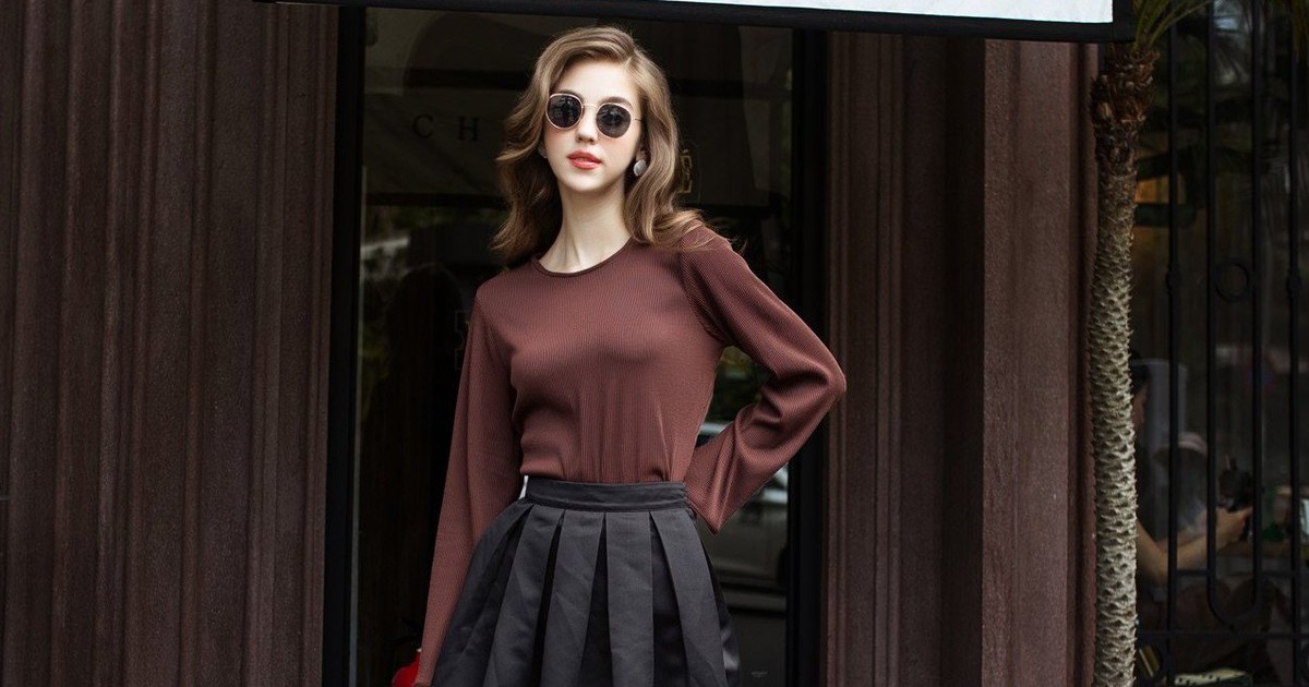 Chân váy midi là sự kết hợp giữa thời trang cổ điển và hiện đại