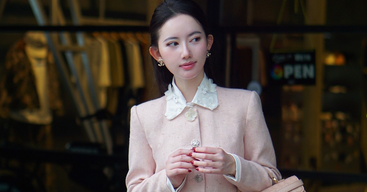 Đơn giản mà sang xịn với bộ đôi áo dệt kim, áo tweed và chân váy dài