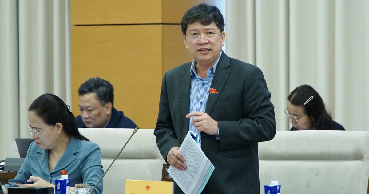 Tranh luận về đề xuất 'địa phương có điều kiện sẽ thực hiện trước việc miễn phí sách giáo khoa'