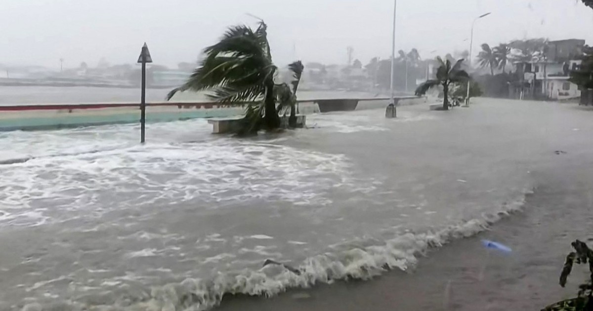 Philippines li&ecirc;n tục hứng b&atilde;o chồng b&atilde;o, thiệt hại rất nặng nề