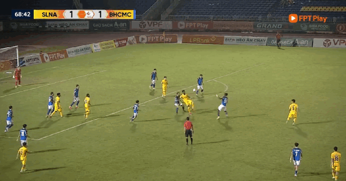 Cú sốc trên sân Vinh: SLNA thắng kịch tính Becamex TP.HCM, chấm dứt chuỗi trận đau buồn