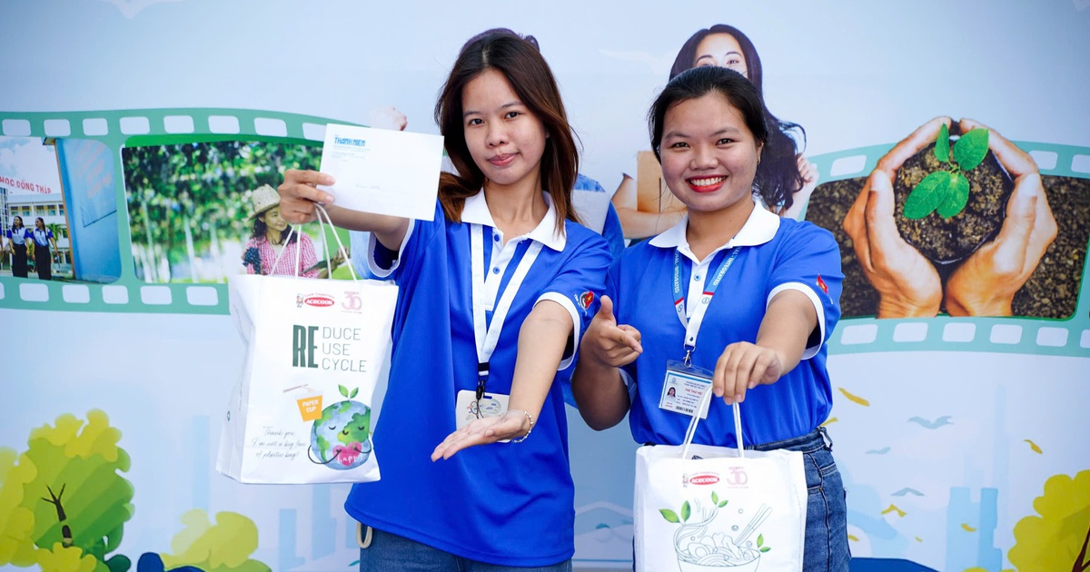 Sinh viên 'Đất Sen hồng' sống xanh sống khỏe: Sẽ uống thêm sữa, bớt dùng túi ni lông