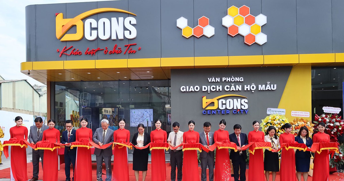 Nhà mẫu Bcons Center City thu hút khách ngay ngày đầu khai trương