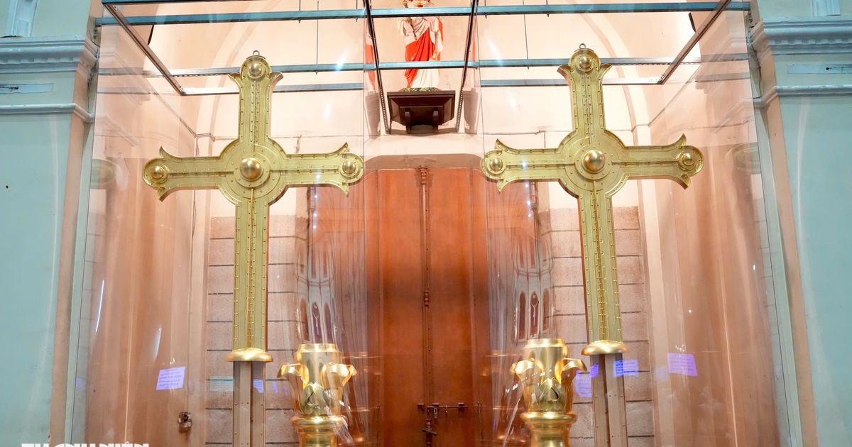 Th&aacute;nh gi&aacute; mạ v&agrave;ng 400 kg trong Nh&agrave; thờ Đức B&agrave; S&agrave;i G&ograve;n: L&agrave;m sao để v&agrave;o chi&ecirc;m ngắm?