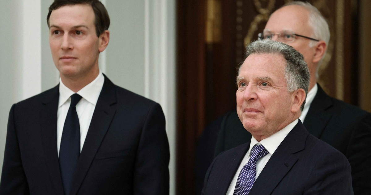 Nh&agrave; Trắng gấp r&uacute;t đ&agrave;m ph&aacute;n về Ukraine